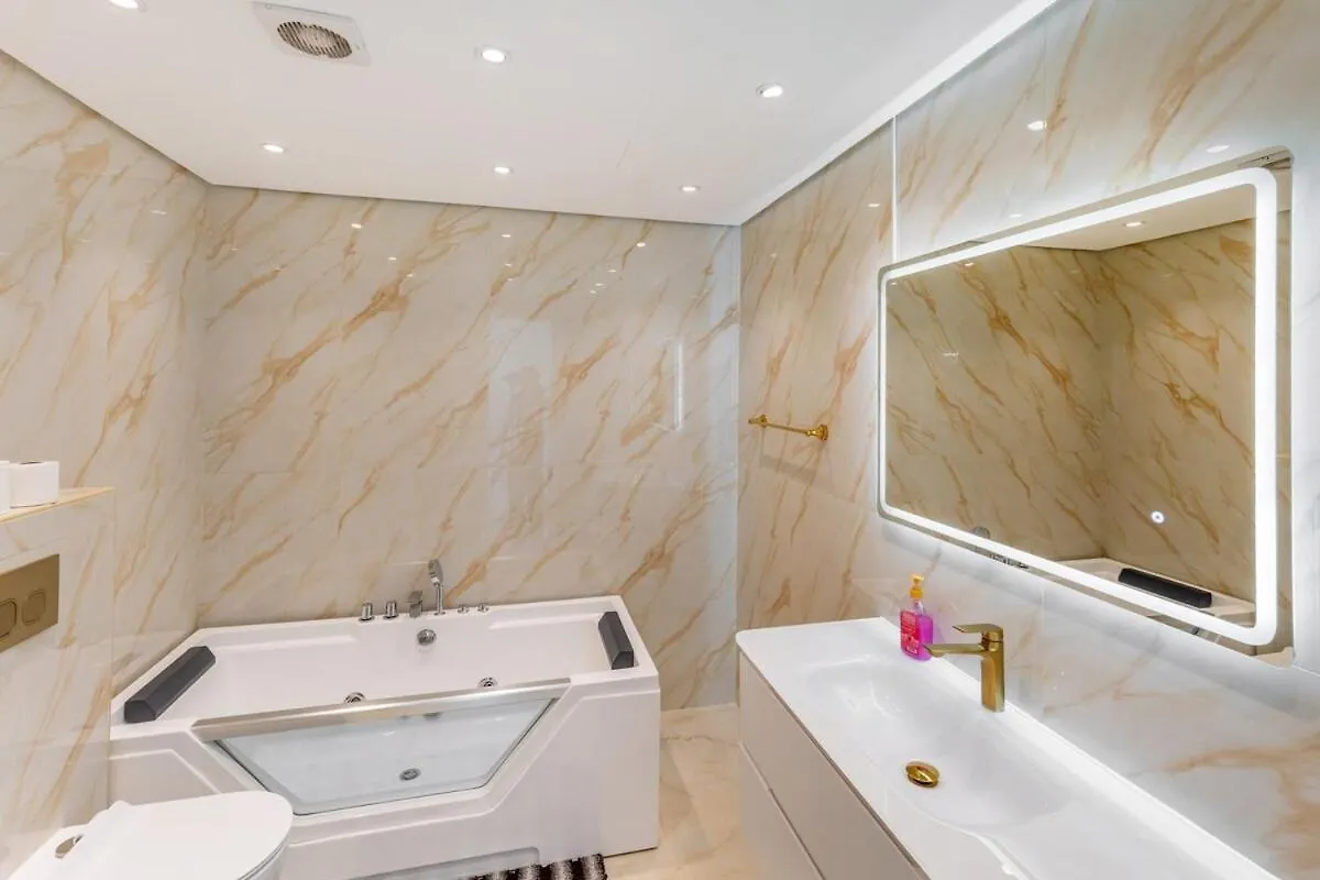 Apartament Luxury 3 Bhk W Private Jacuzzi In Marina By Dpie Dec 2203 Dubaj